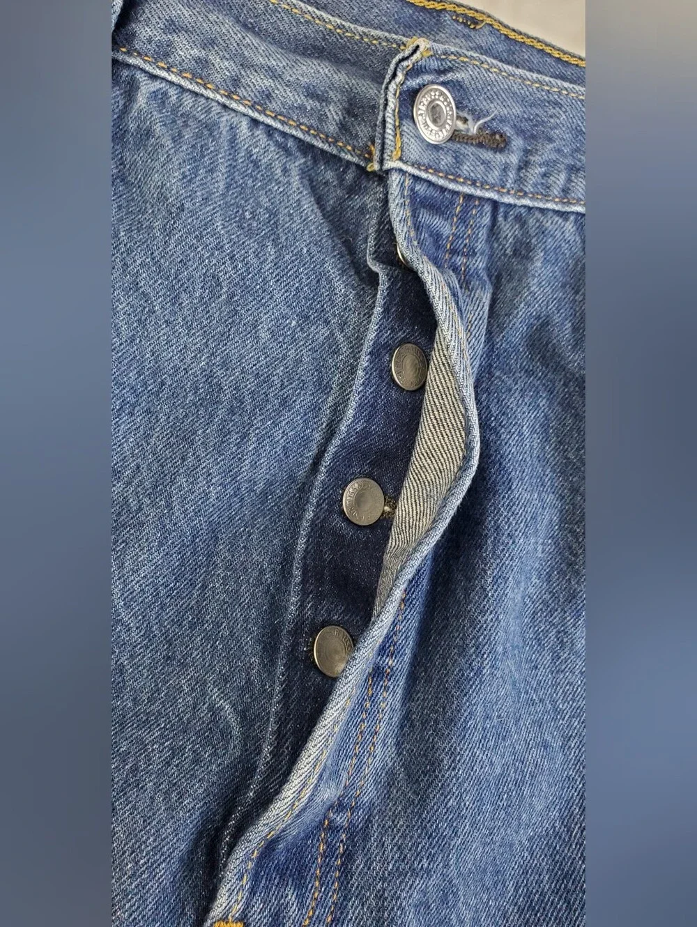 Levis Mens 501 Button Fly Denim Jeans - Size 40 x 32 - GUC - SEE PHOTOS
